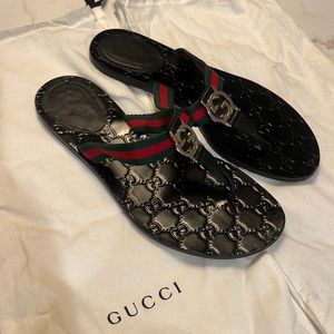 Gucci sandals size 39